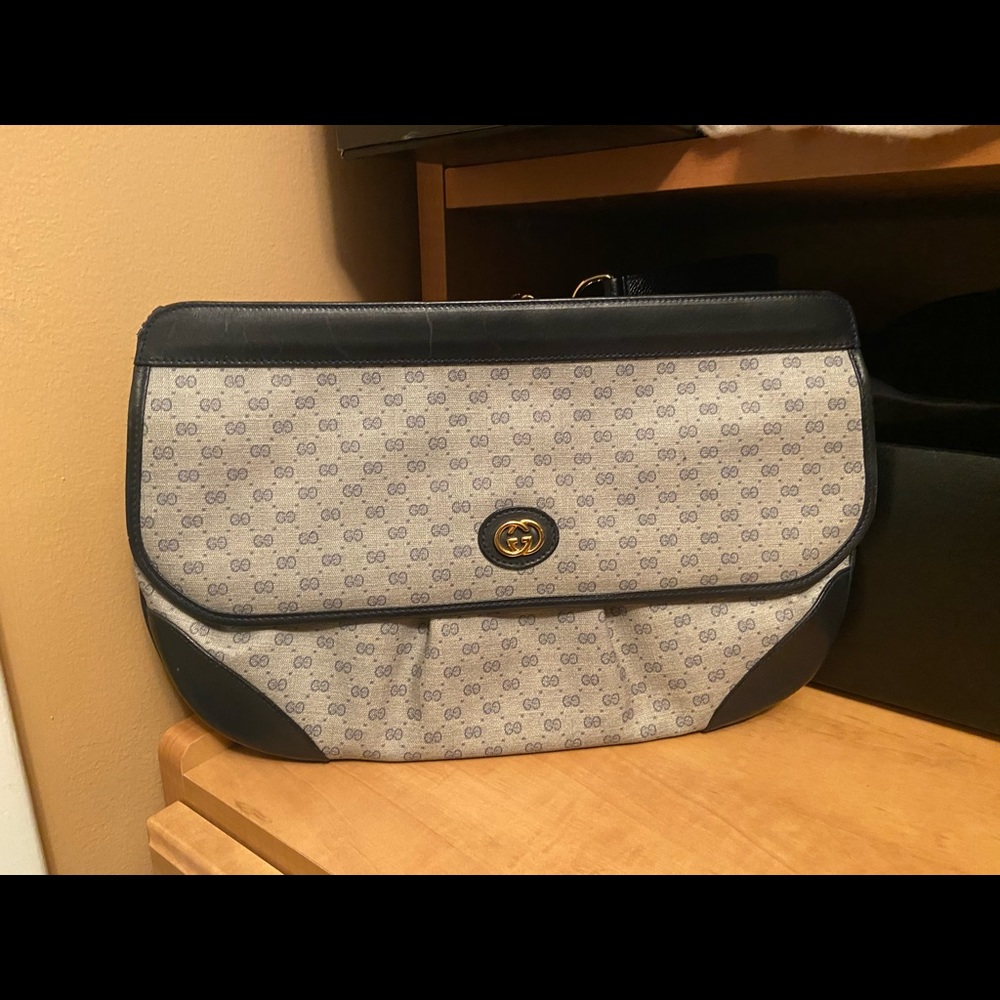 ❌sold❌ 💯 Vintage Gucci Supreme Navy Clutch